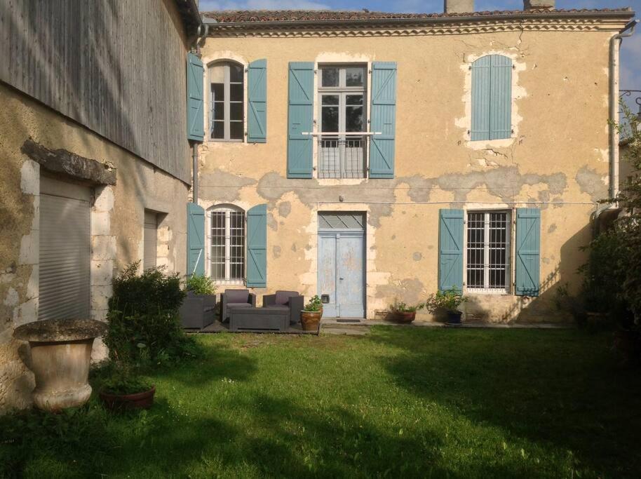 Ancien Presbytere Au Coeur Du Village Mauvezin  Bagian luar foto