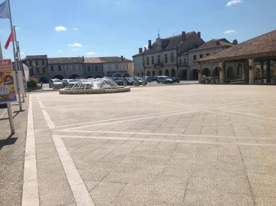 Ancien Presbytere Au Coeur Du Village Mauvezin  Bagian luar foto